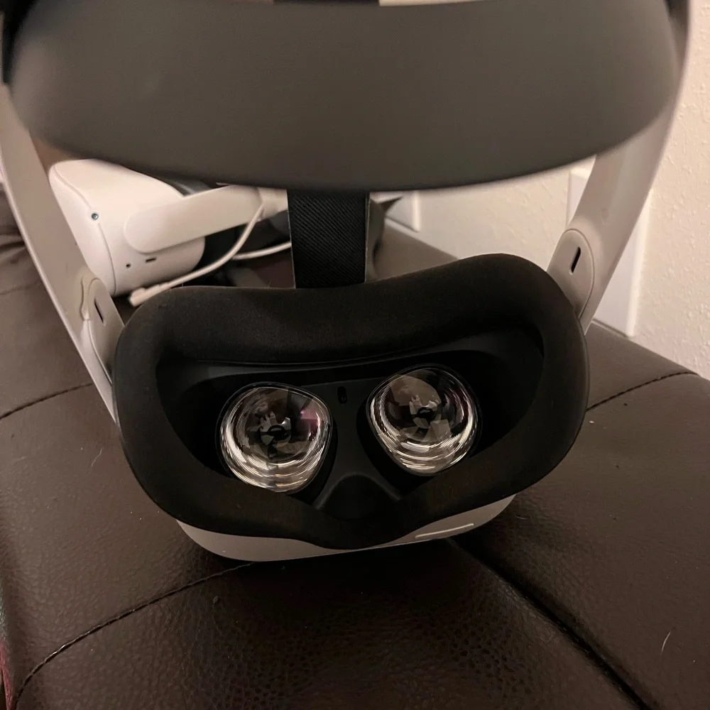 Oculus Quest 2 (64 gb)